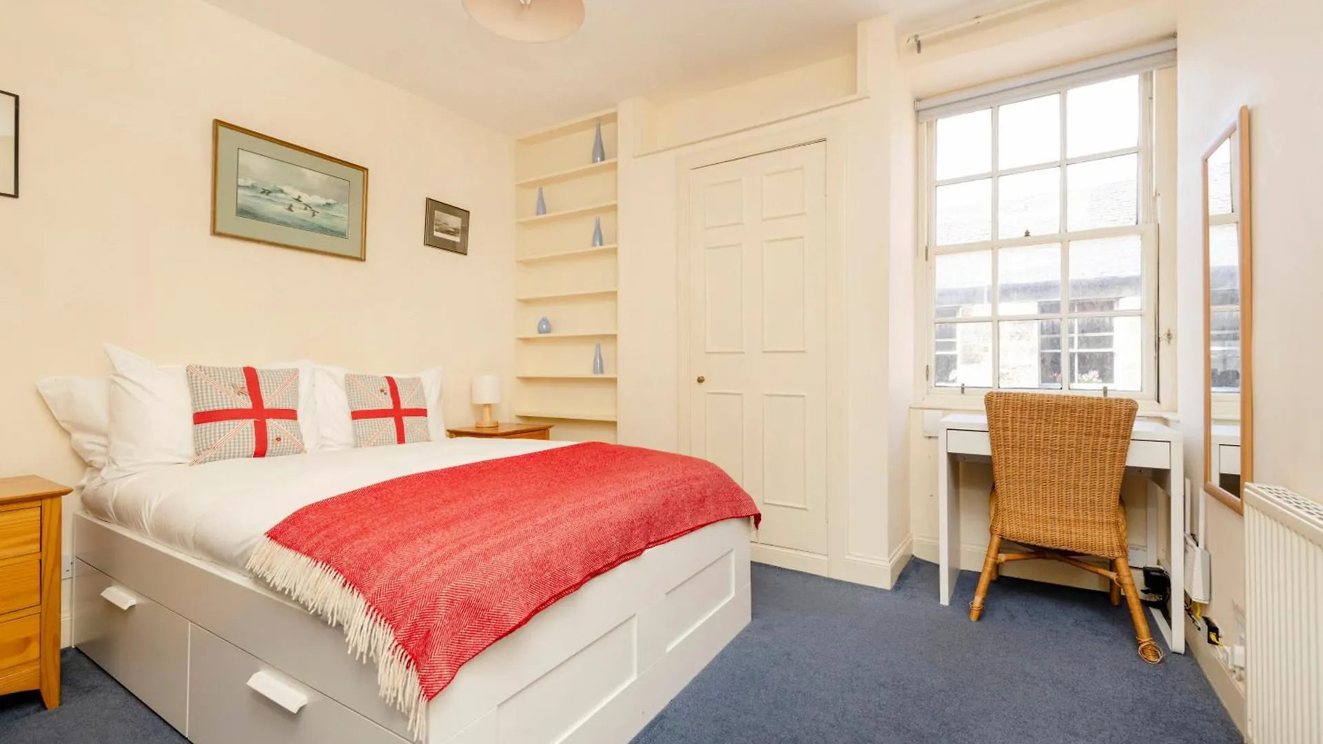Joivy Gorgeous 2-Bed Flat Near Edinburgh Castle Apartment