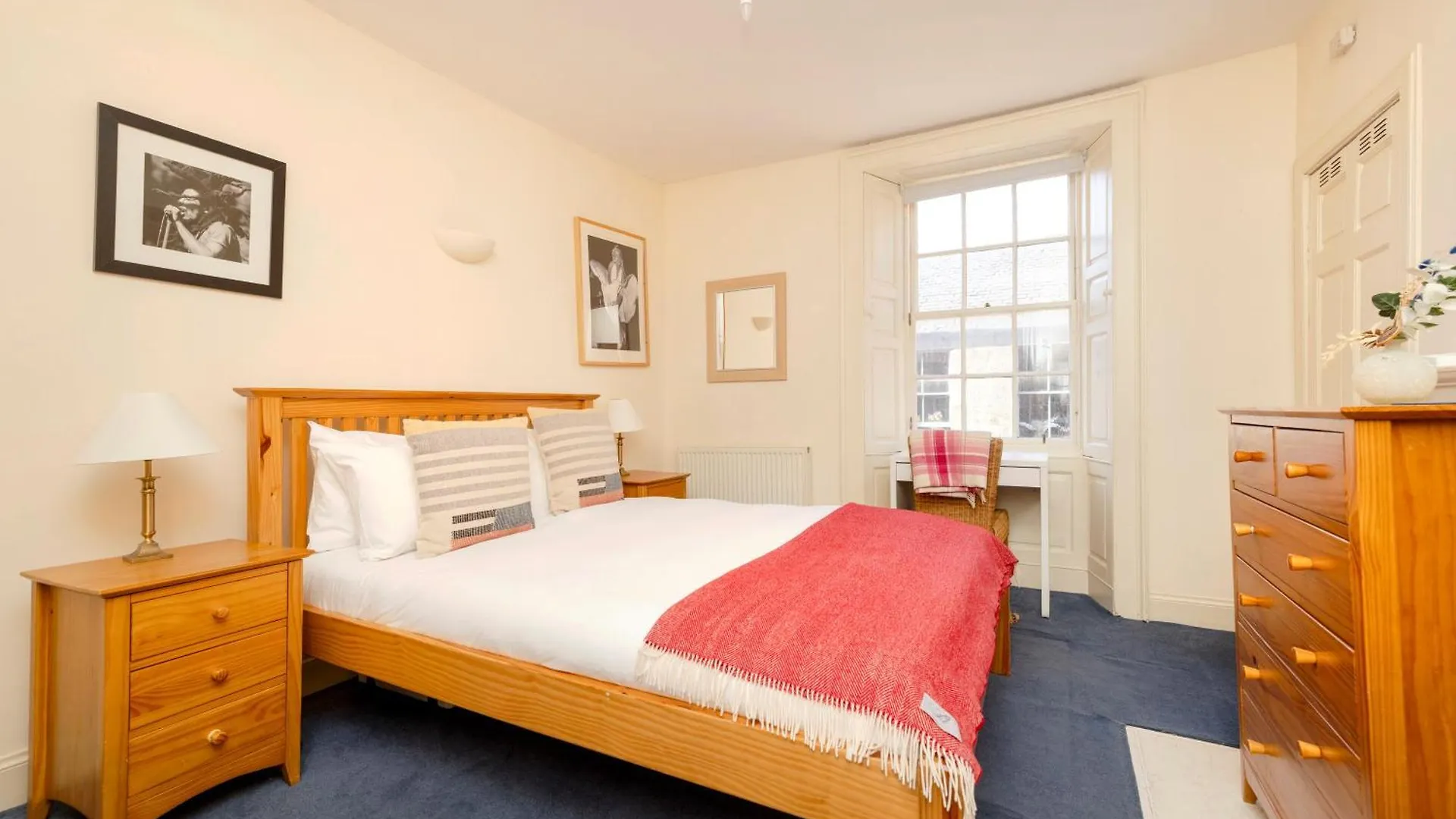 Joivy Gorgeous 2-Bed Flat Near Edinburgh Castle Apartment