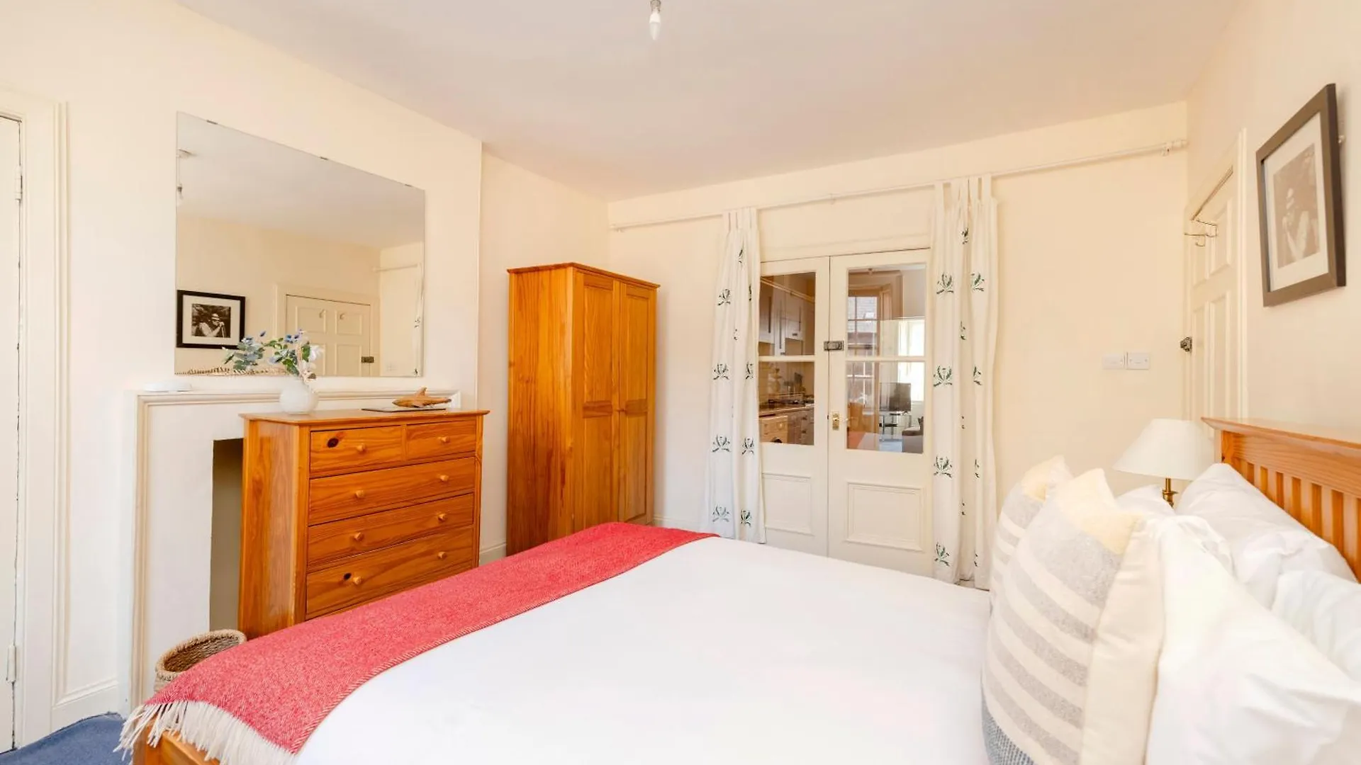 Joivy Gorgeous 2-Bed Flat Near Edinburgh Castle Apartment