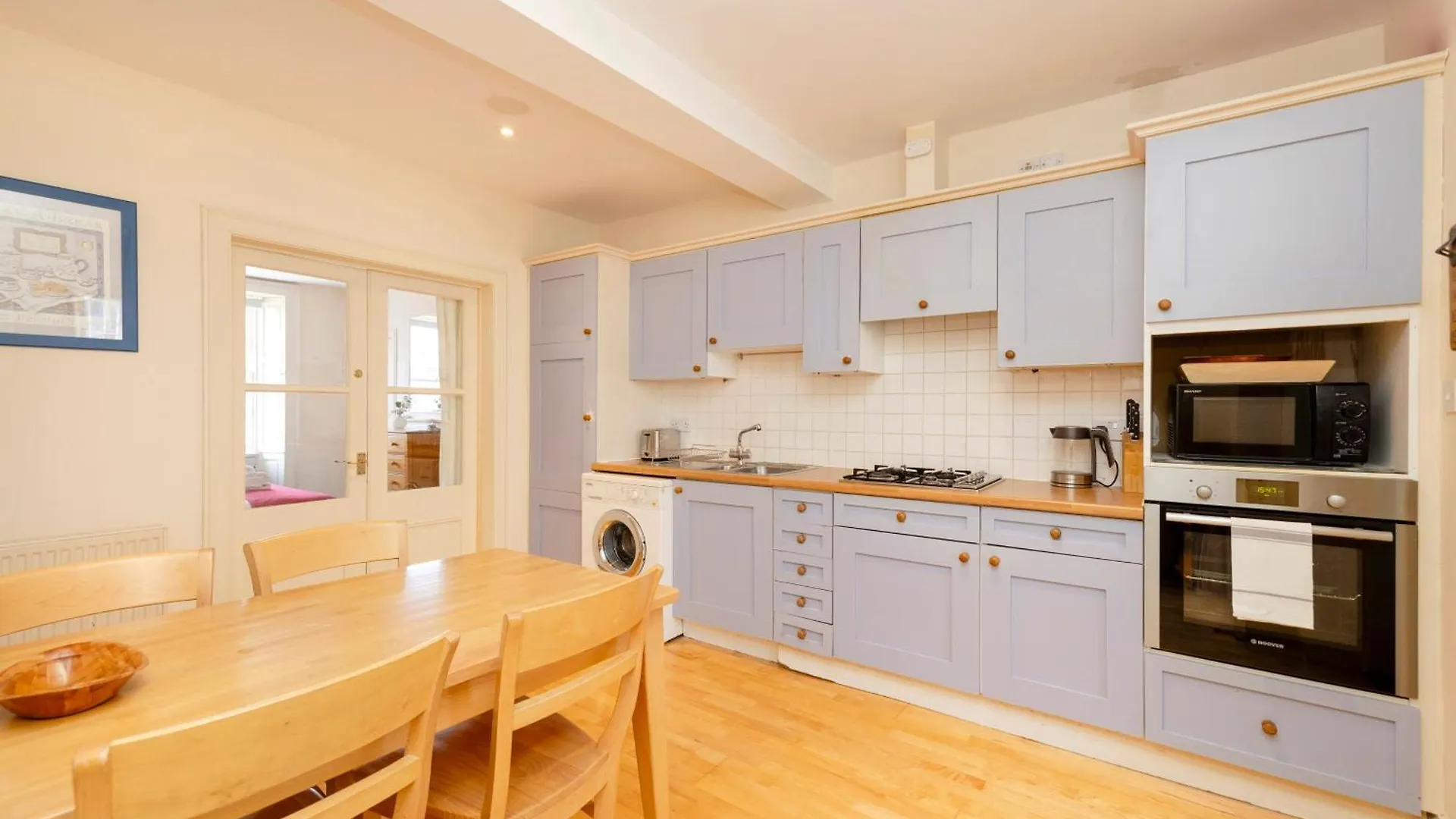 Apartment Ferienwohnung Joivy Gorgeous 2-Bed Flat Near Edinburgh Castle